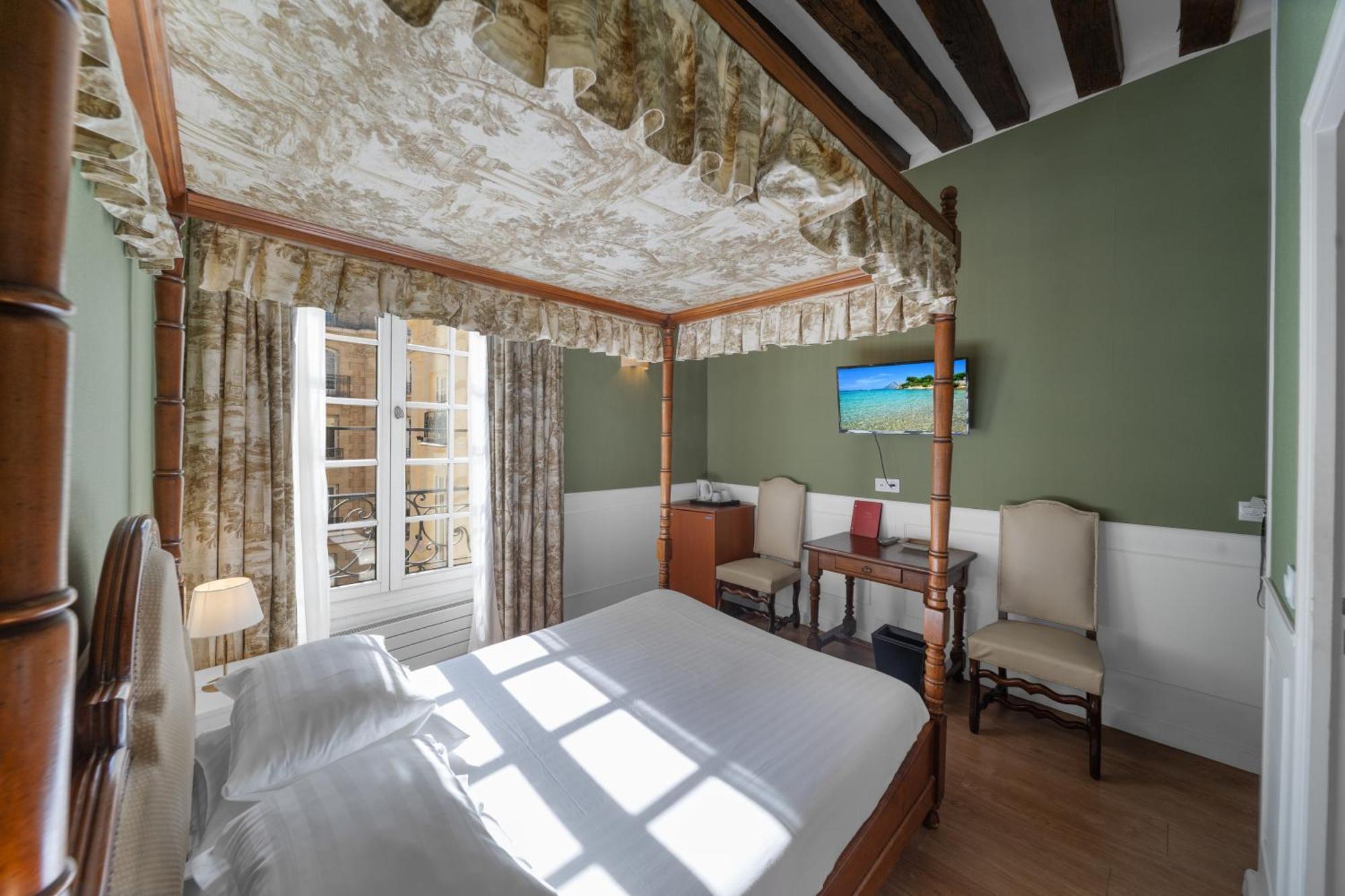 Classic Double Room