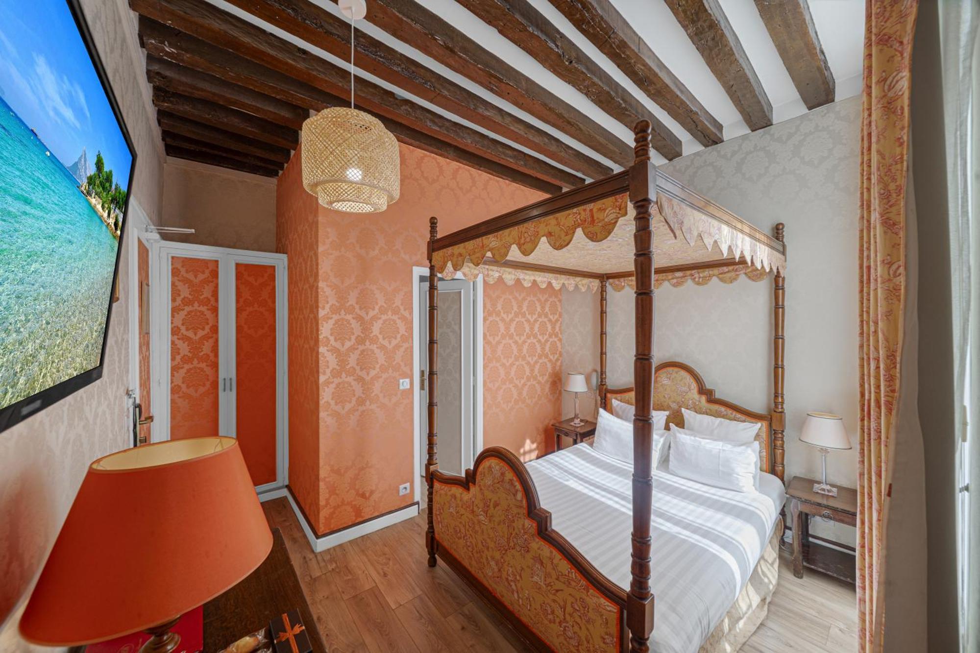 Classic Double Room