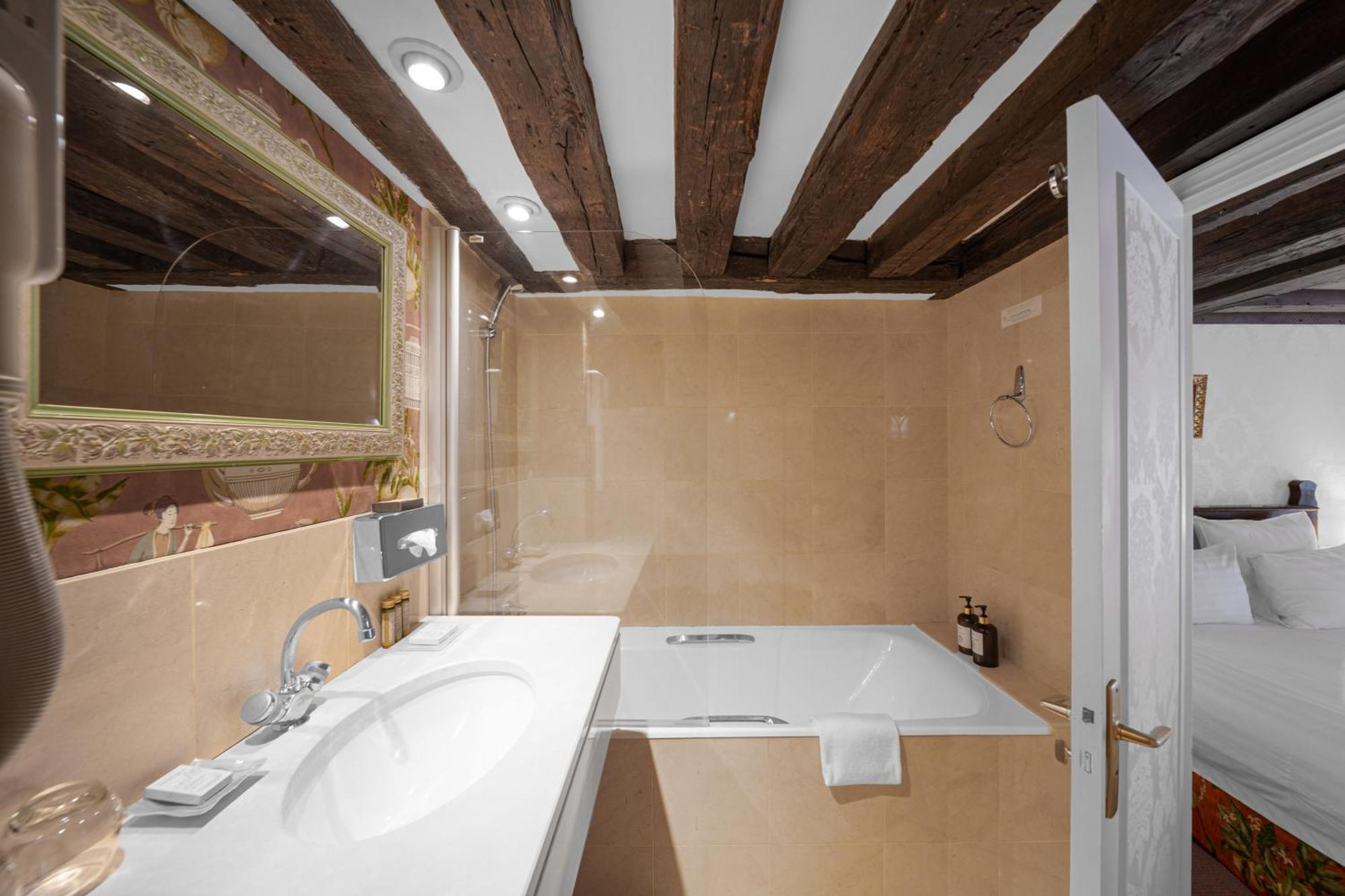Triple Elegant Room